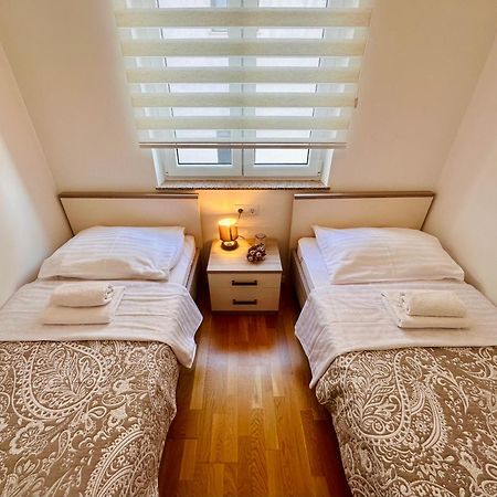 קריקווניצה Apartments Maslina & Pinija מראה חיצוני תמונה