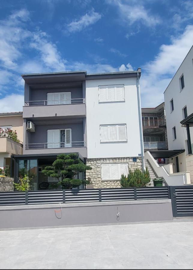קריקווניצה Apartments Maslina & Pinija מראה חיצוני תמונה