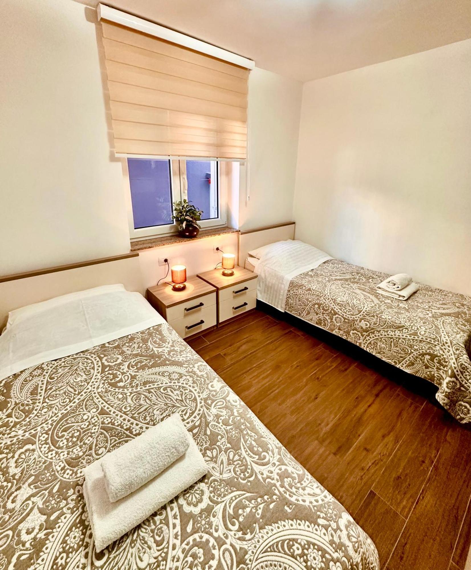 קריקווניצה Apartments Maslina & Pinija מראה חיצוני תמונה
