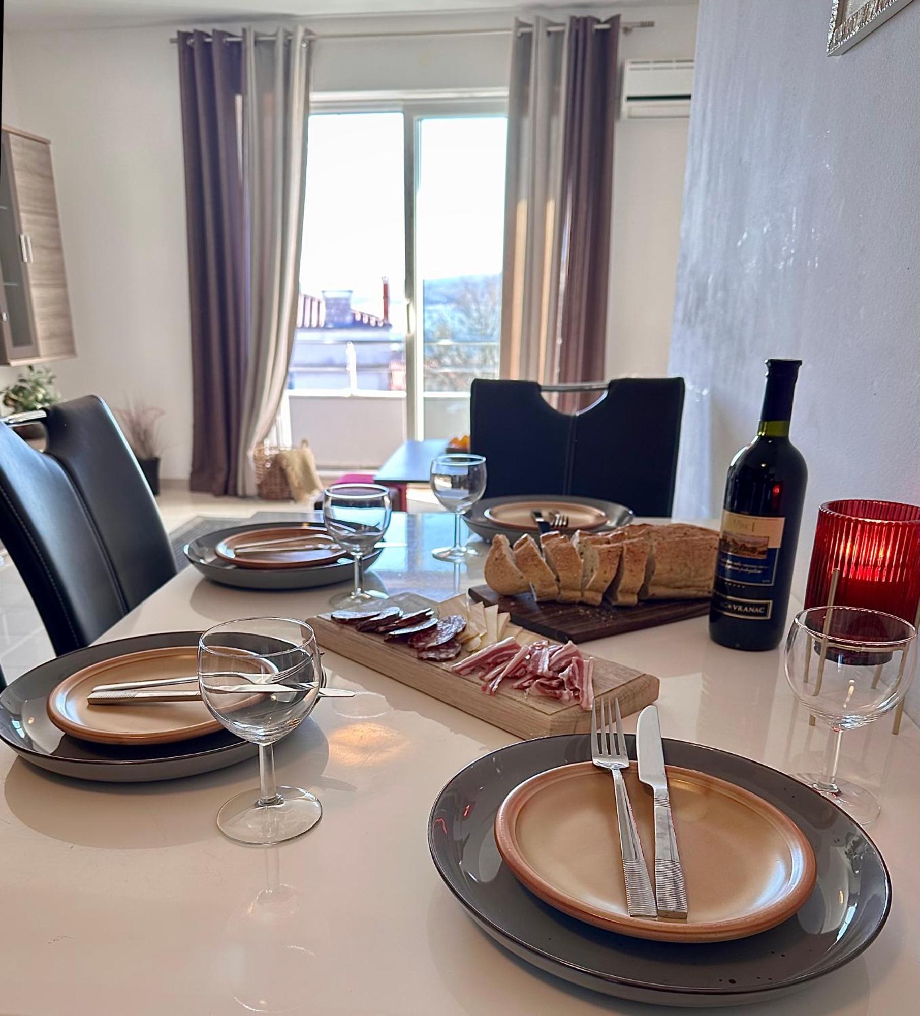 קריקווניצה Apartments Maslina & Pinija מראה חיצוני תמונה