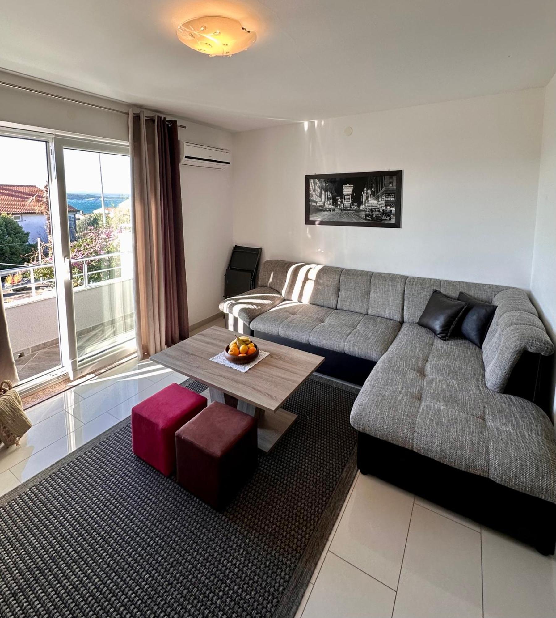 קריקווניצה Apartments Maslina & Pinija מראה חיצוני תמונה