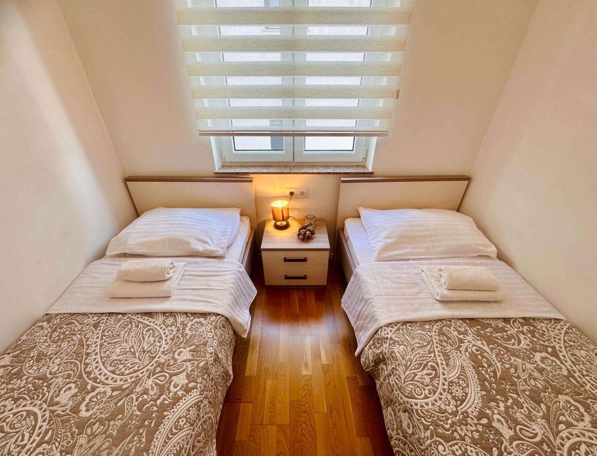 קריקווניצה Apartments Maslina & Pinija מראה חיצוני תמונה